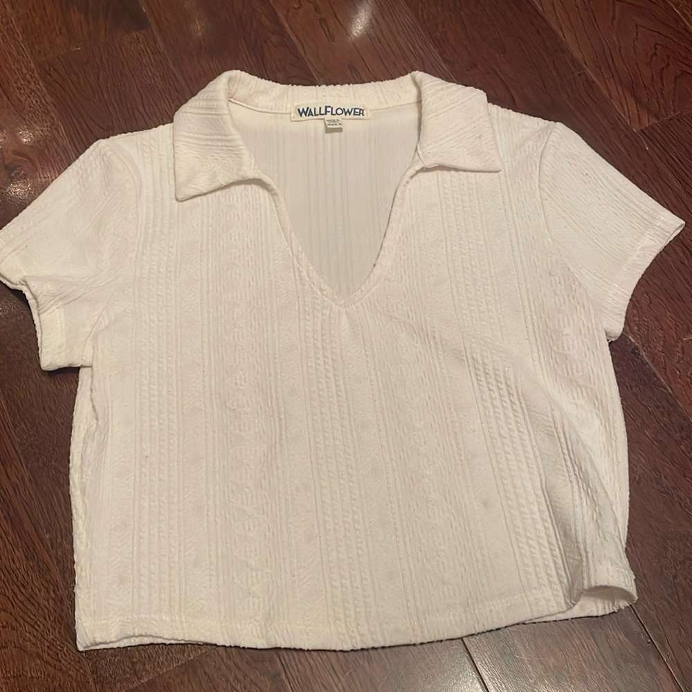 Wallflower cropped tee